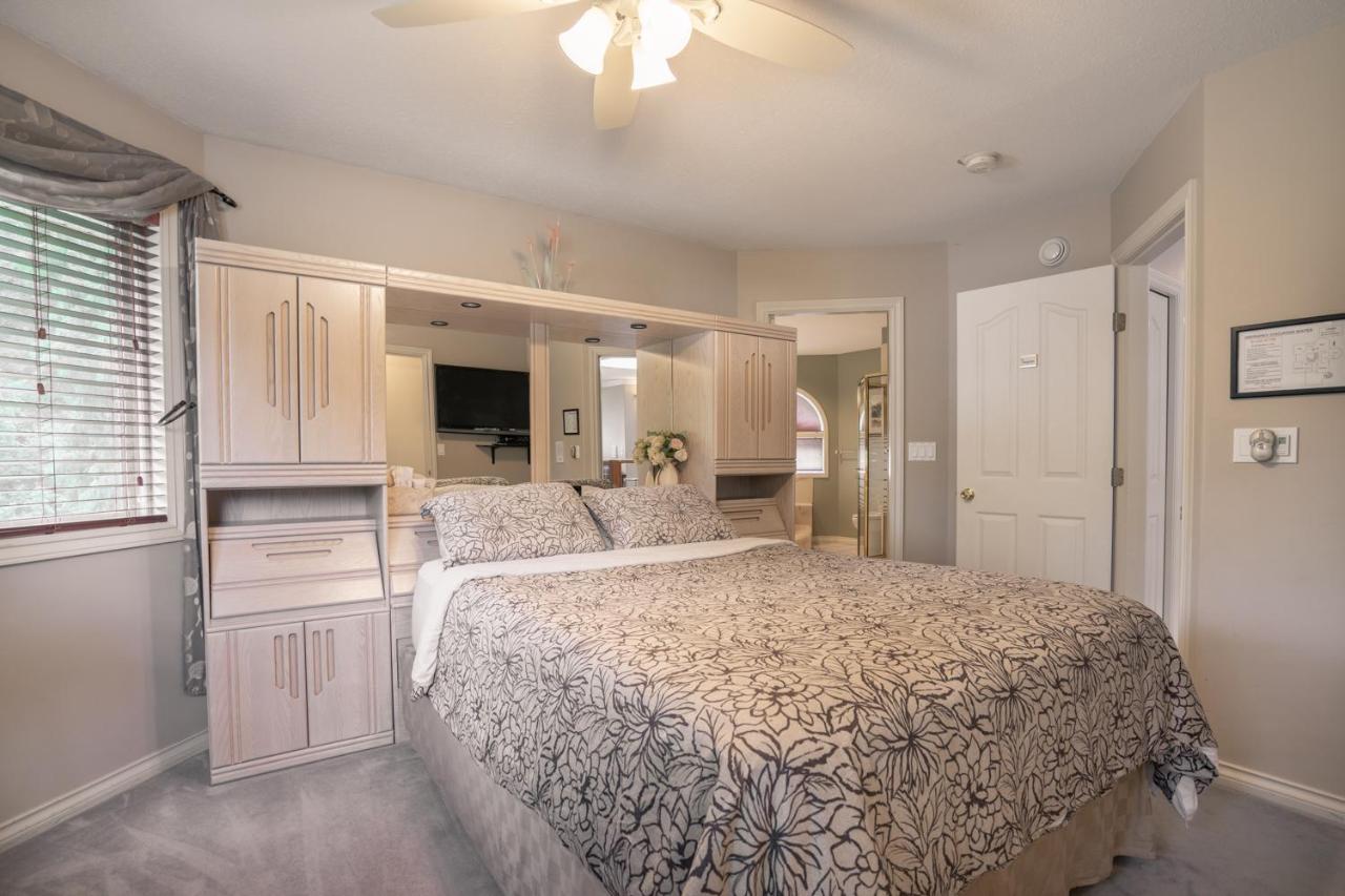 Cornerstone Bed And Breakfast Revelstoke Exteriör bild