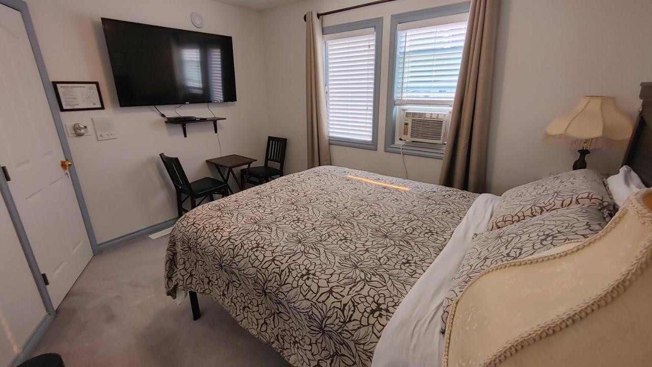 Cornerstone Bed And Breakfast Revelstoke Exteriör bild