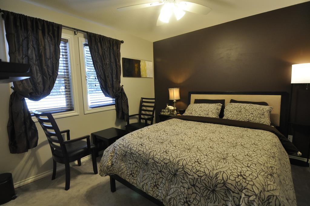 Cornerstone Bed And Breakfast Revelstoke Rum bild