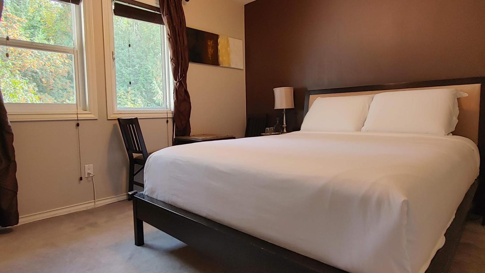 Cornerstone Bed And Breakfast Revelstoke Exteriör bild