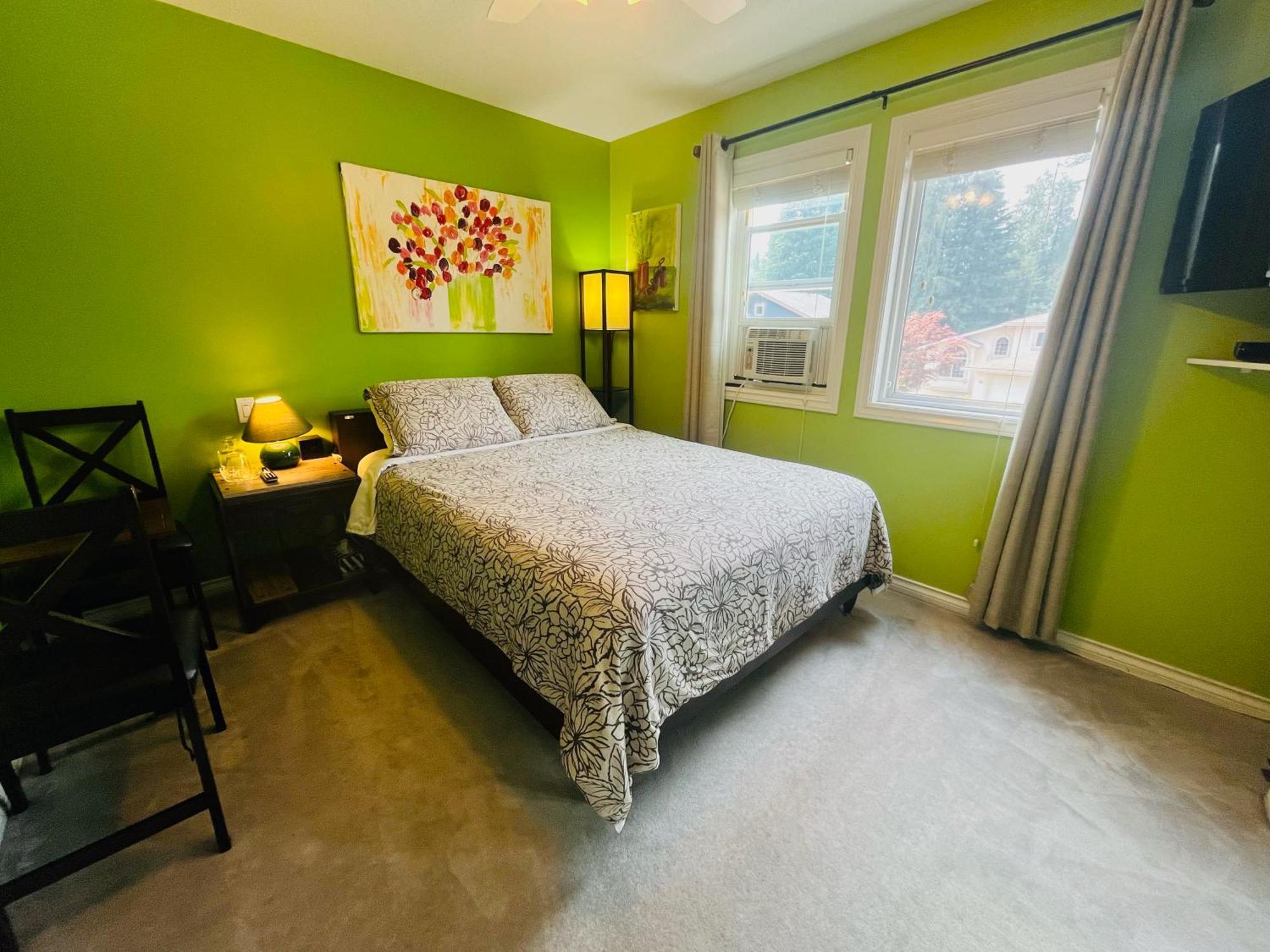 Cornerstone Bed And Breakfast Revelstoke Exteriör bild