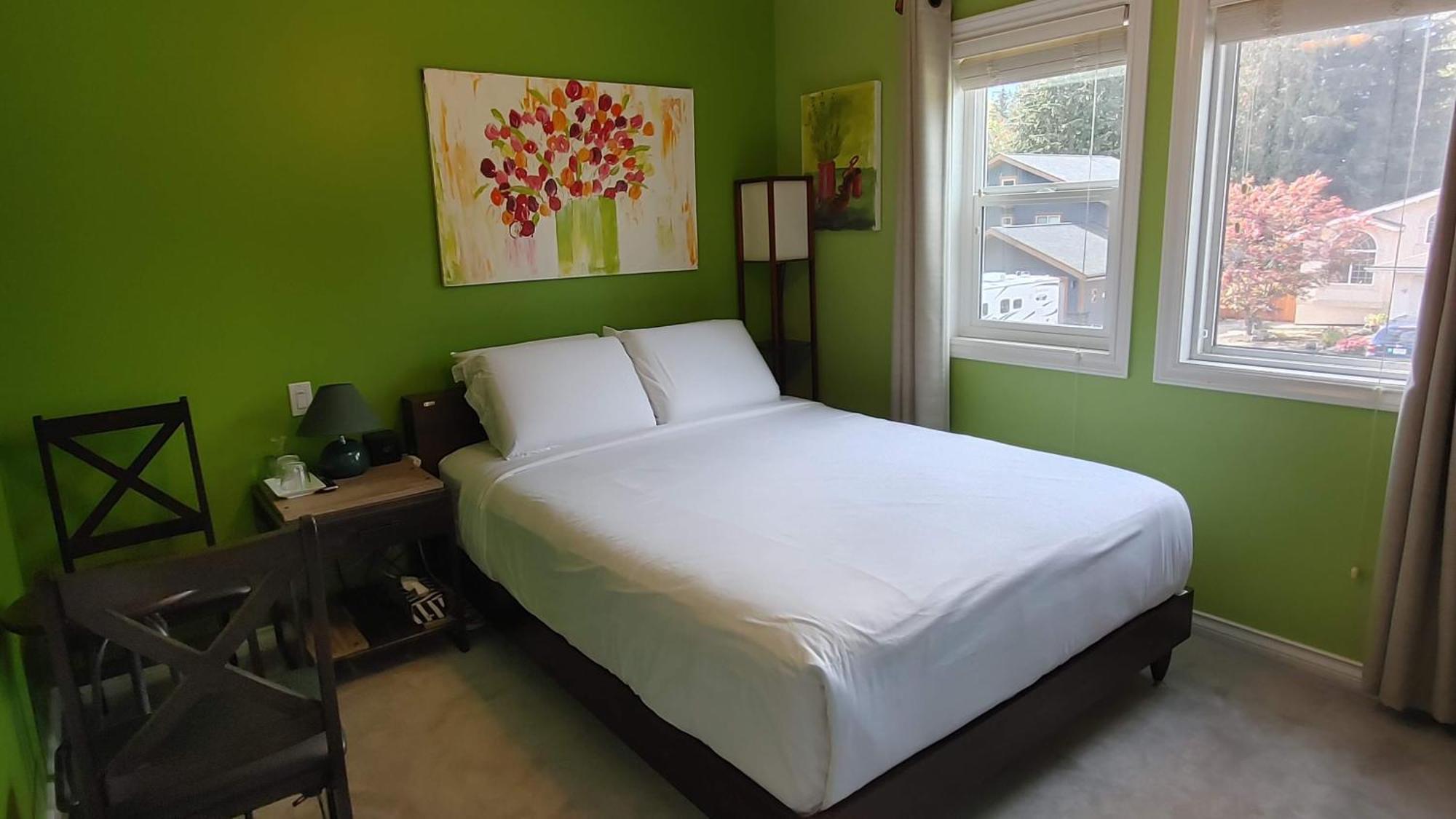 Cornerstone Bed And Breakfast Revelstoke Exteriör bild