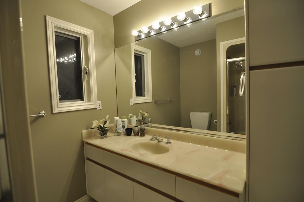 Cornerstone Bed And Breakfast Revelstoke Rum bild