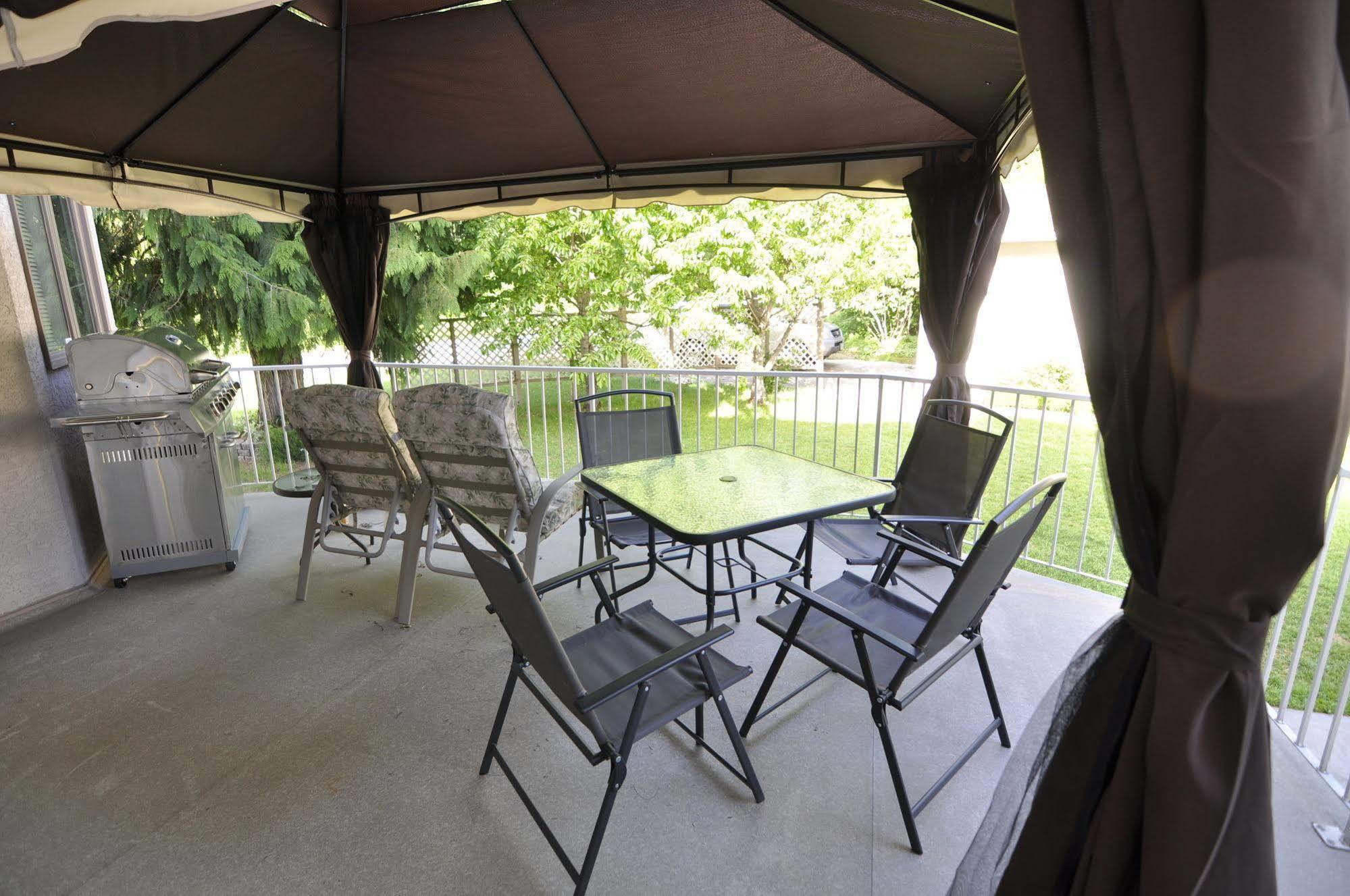 Cornerstone Bed And Breakfast Revelstoke Exteriör bild